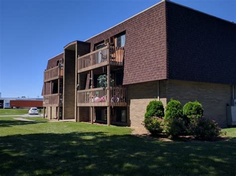 The brand new, highly secured building offers an array of amenities including a fitness center, a mailpackage area, a community room, outdoor parking and more. . Monarch apartments sandusky ohio